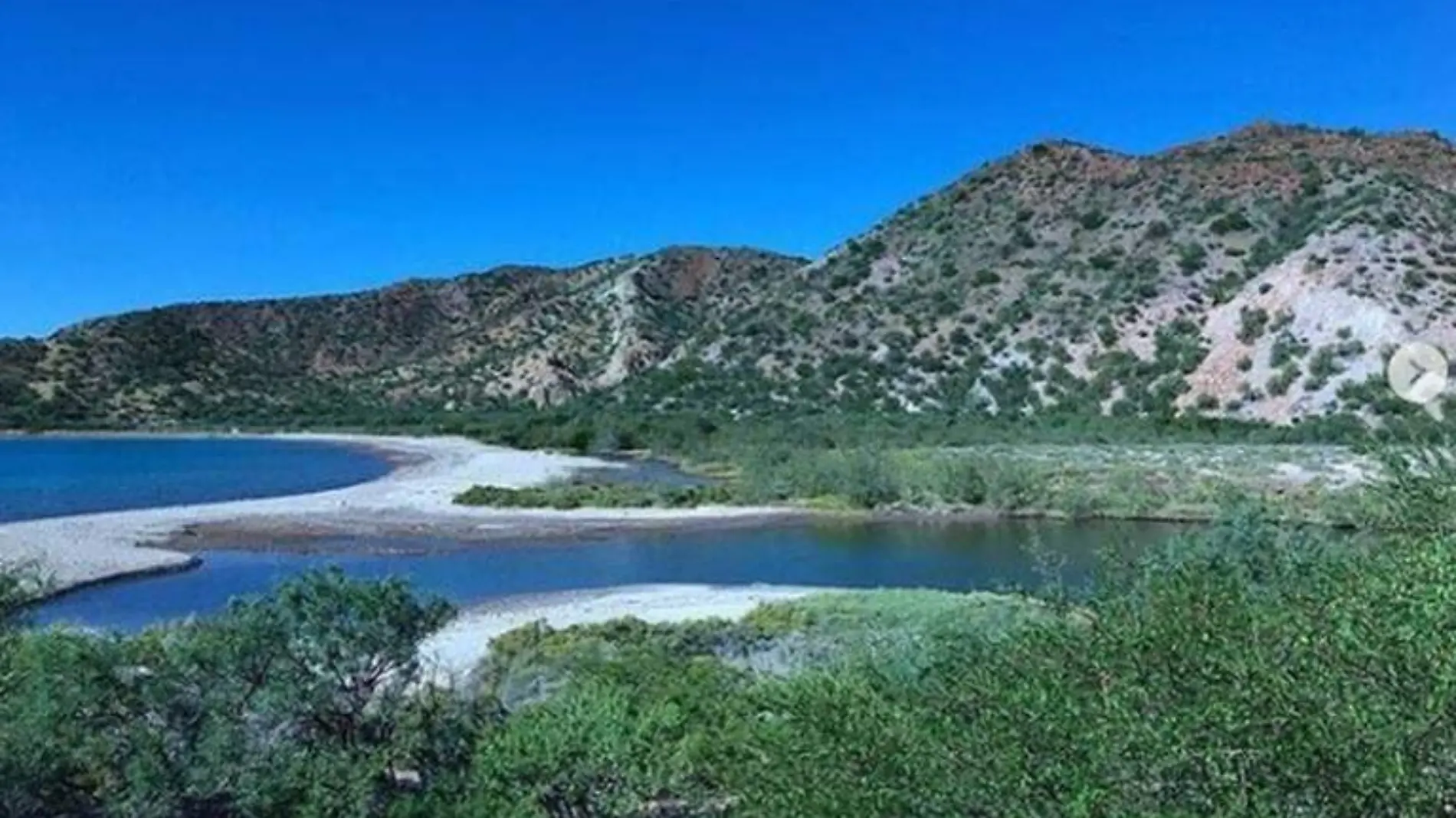 Últimos habitantes de la Isla del Carmen en Loreto brindan charla